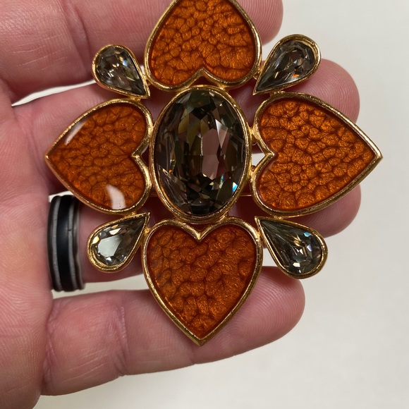 Yves Saint Laurent Limited Edition Pin - Picture 3 of 5